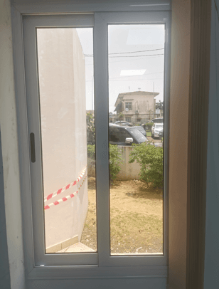 Aménagement d'une fenêtre — salle IT